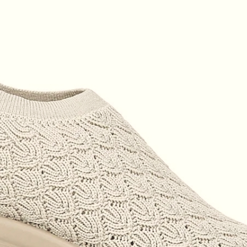 BZees Secret Sand Sandals Size 8.5 M